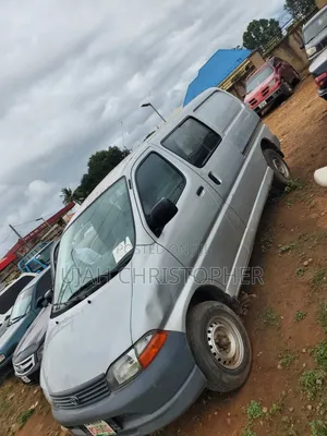 Toyota HiAce 2010