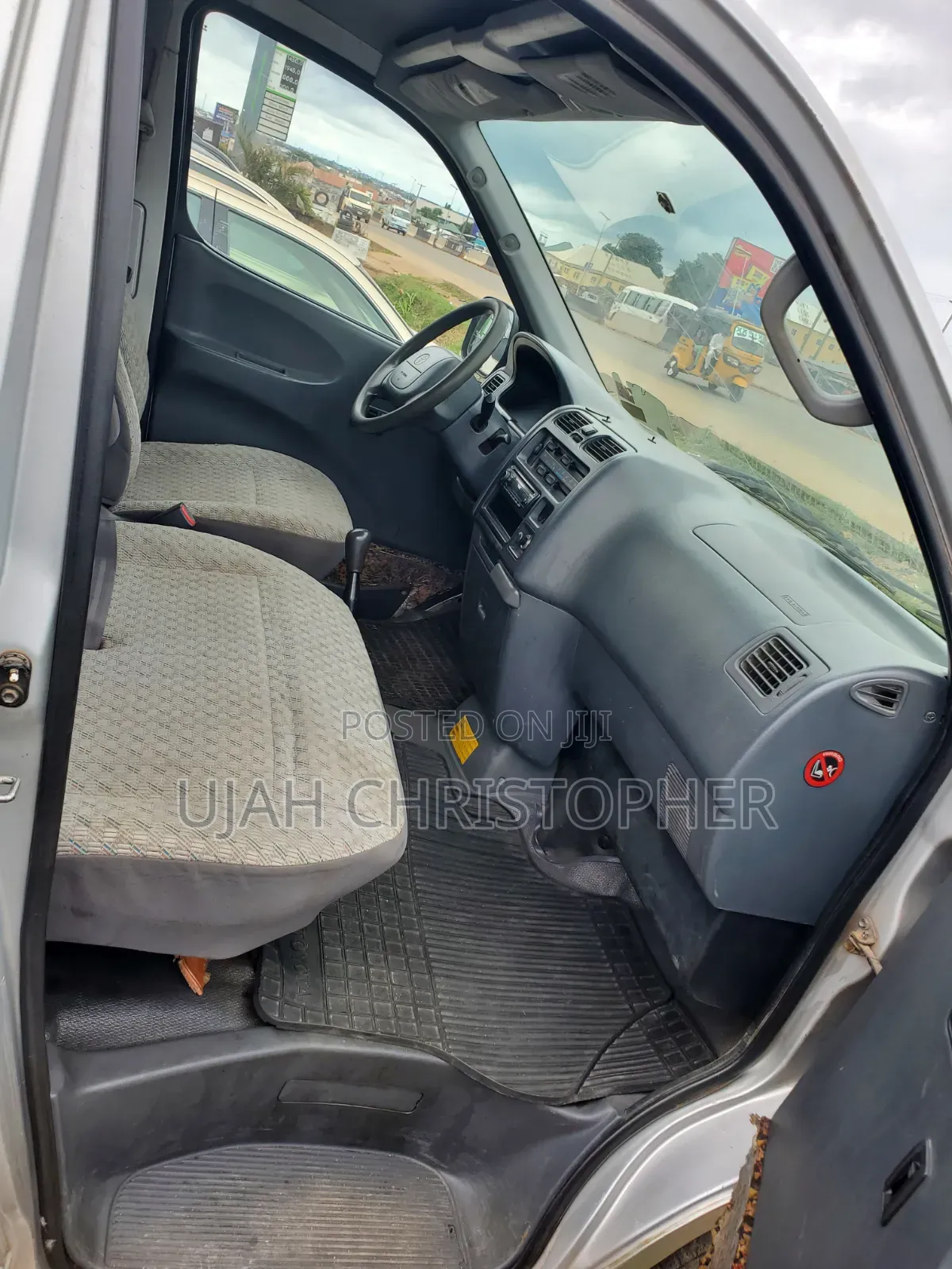 Toyota HiAce 2010