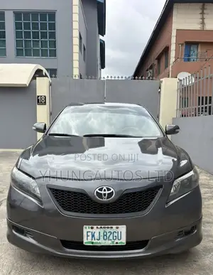 Toyota Camry SE V6 4dr Sedan (3.5L 6cyl 6AM) 2009 Gray