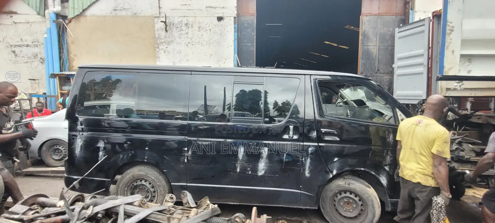 Toyota HiAce 2005 Black