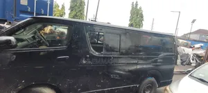 Toyota HiAce 2005 Black