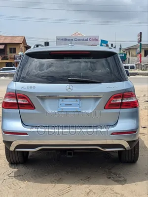 Mercedes-Benz M Class ML350 4dr SUV (3.5L 6cyl 7A) 2015 Blue
