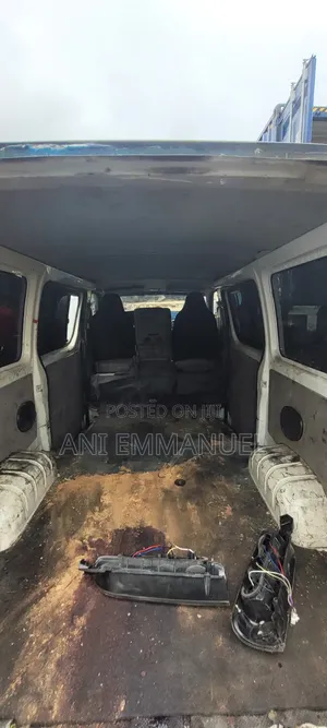 Toyota HiAce 2005 Black