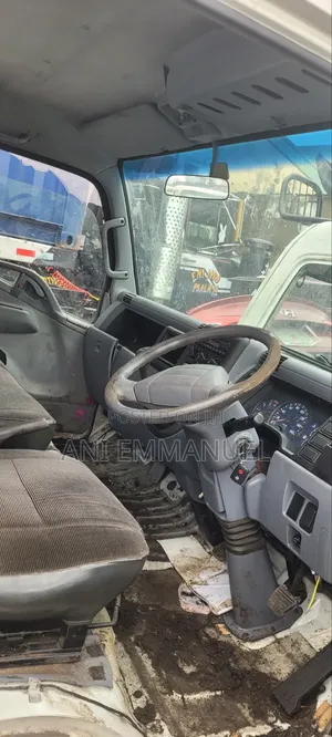 Toyota HiAce 2005 Black