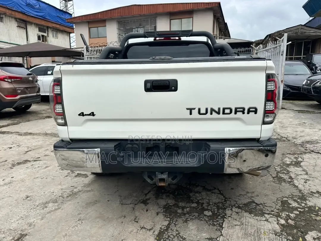 Toyota Tundra 2014 White