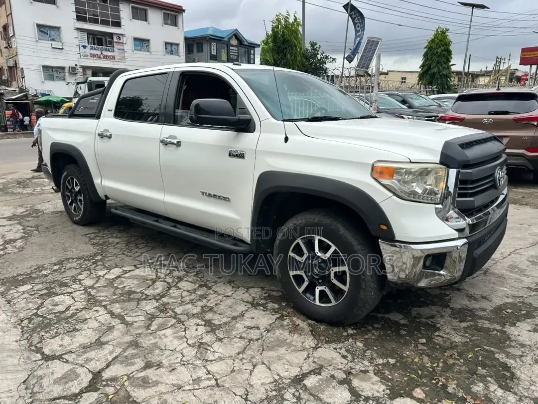 Toyota Tundra 2014 White