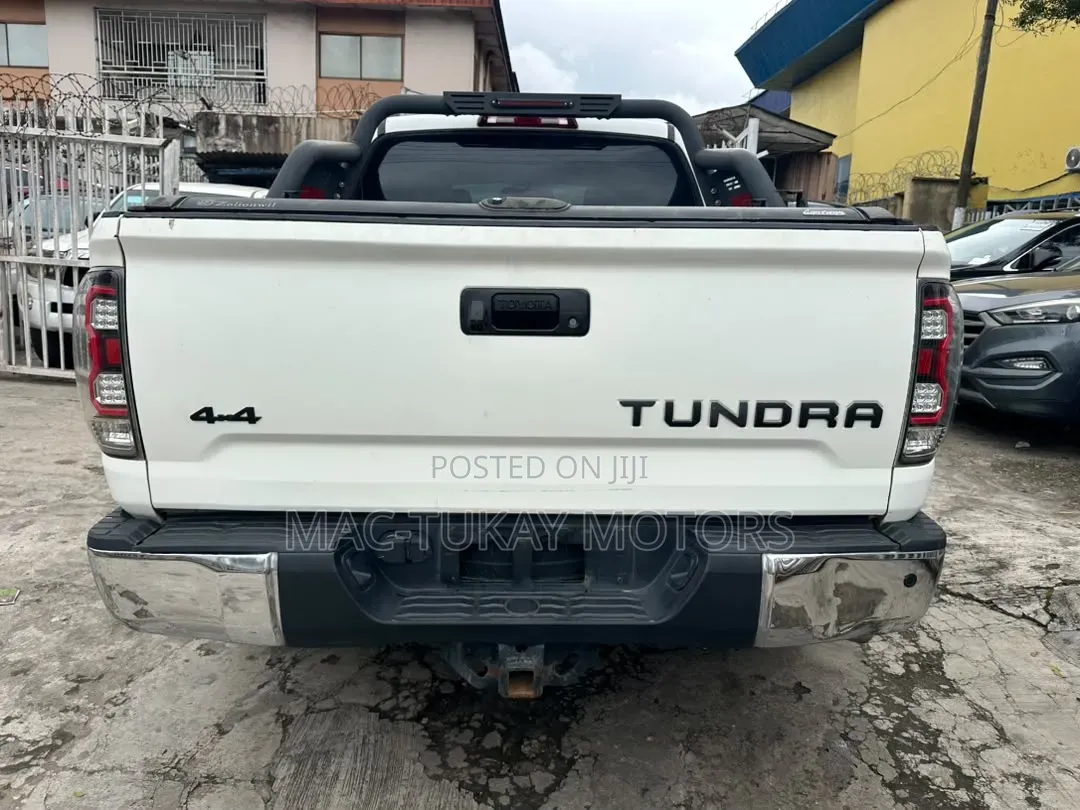 Toyota Tundra 2014 White