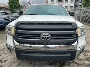 Toyota Tundra 2014 White