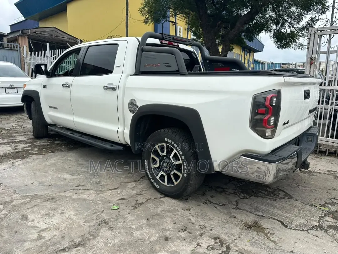 Toyota Tundra 2014 White