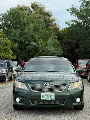 Toyota Camry XLE 4dr Sedan (2.5L 4cyl 6A) 2011 Green