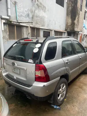 Kia Sportage 2.0 L 4WD 2009 Gray