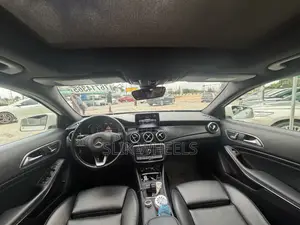 Mercedes-Benz GLA 250 2021 White