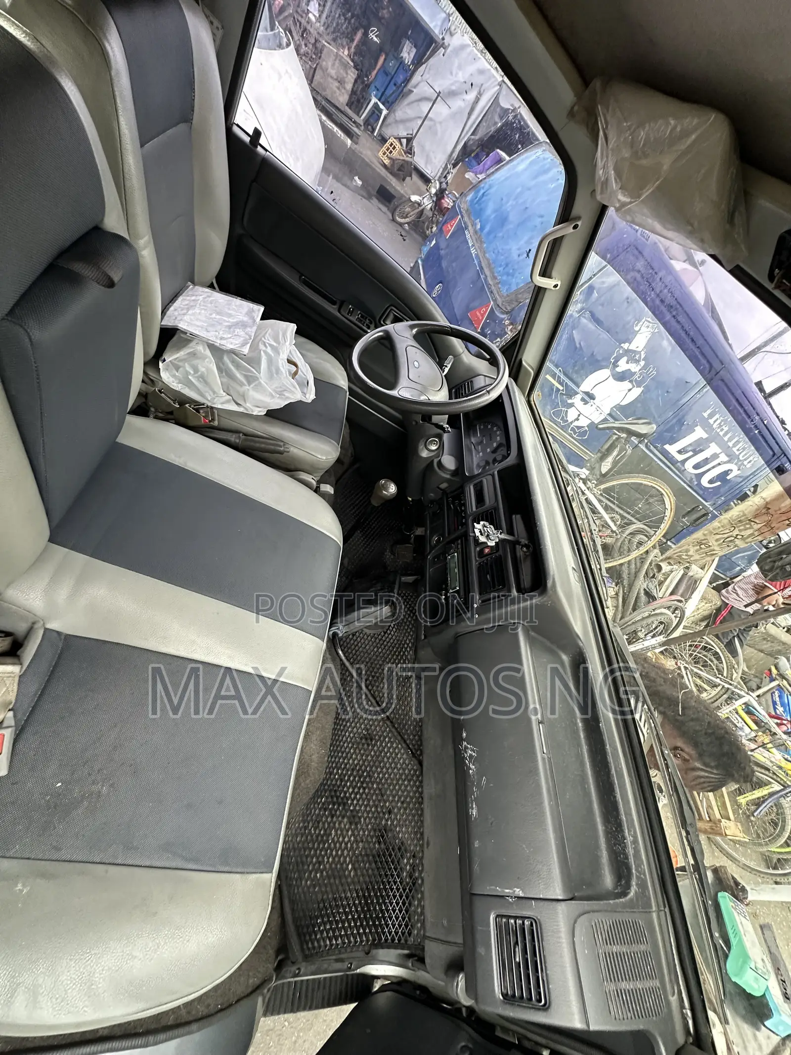 Ford E250 2005 Silver