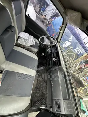 Ford E250 2005 Silver