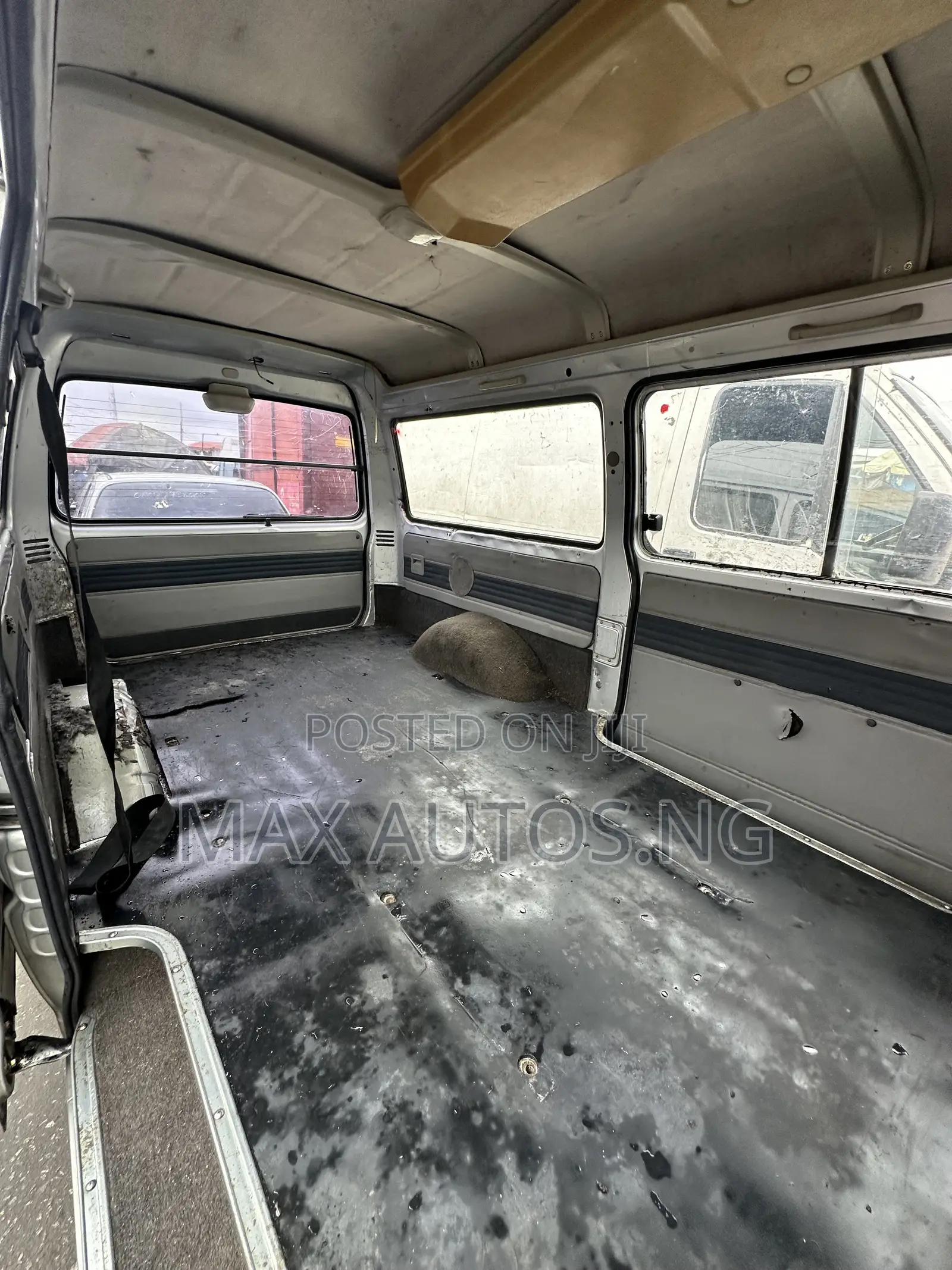 Ford E250 2005 Silver