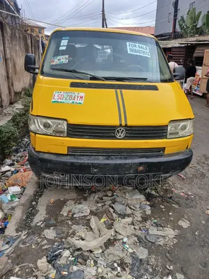 Volkswagen Transporter 2004 Yellow