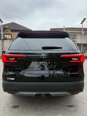Toyota Highlander Platinum AWD 2024 Black