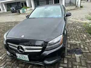 Mercedes-Benz C300 2015 Black