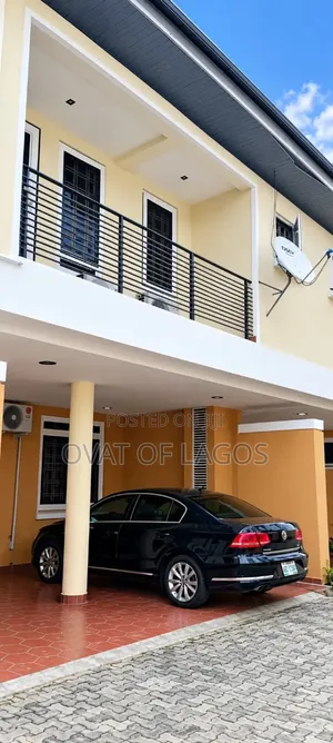 3bdrm House in Lekki Phase 1 for rent