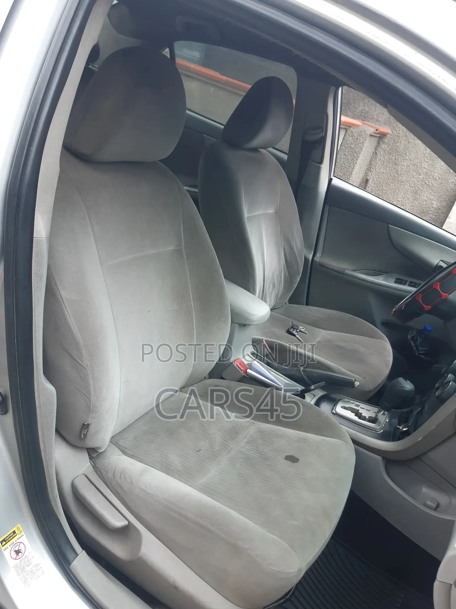 Toyota Corolla 2010 Silver