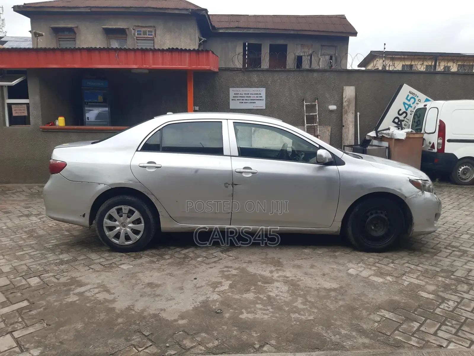 Toyota Corolla 2010 Silver