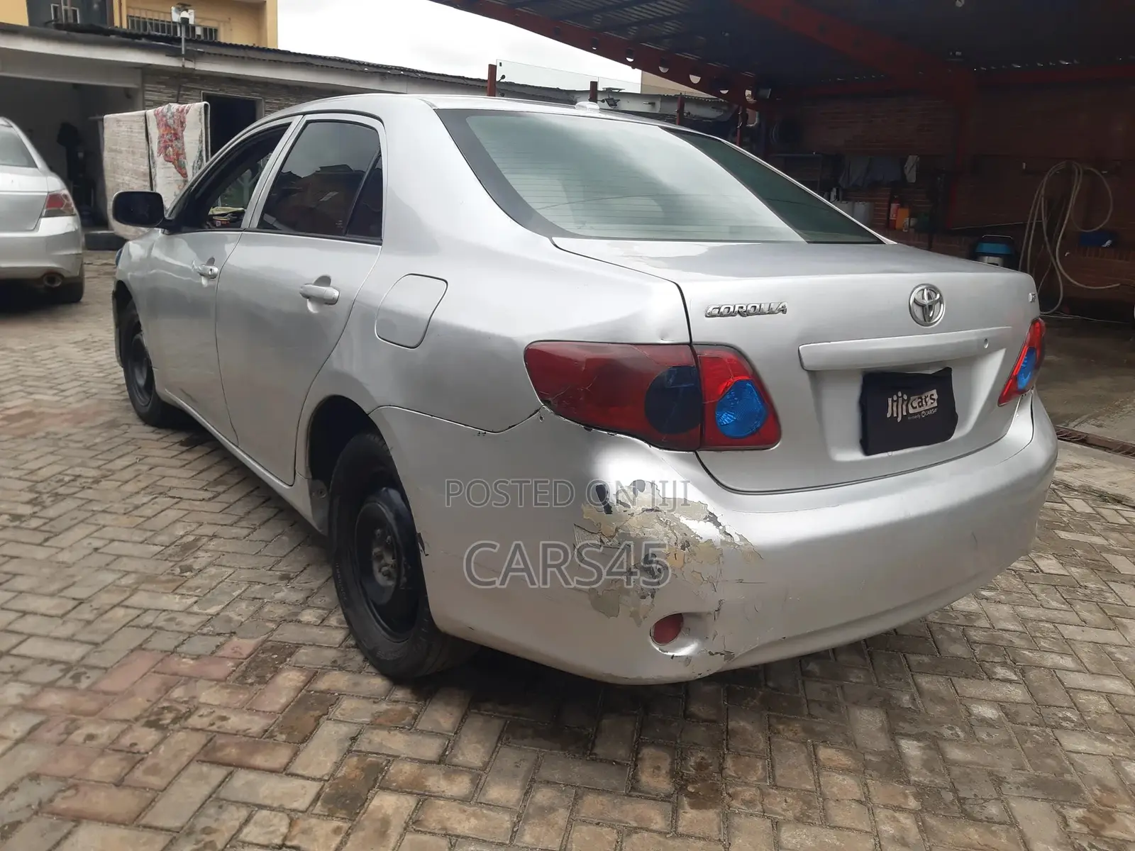 Toyota Corolla 2010 Silver