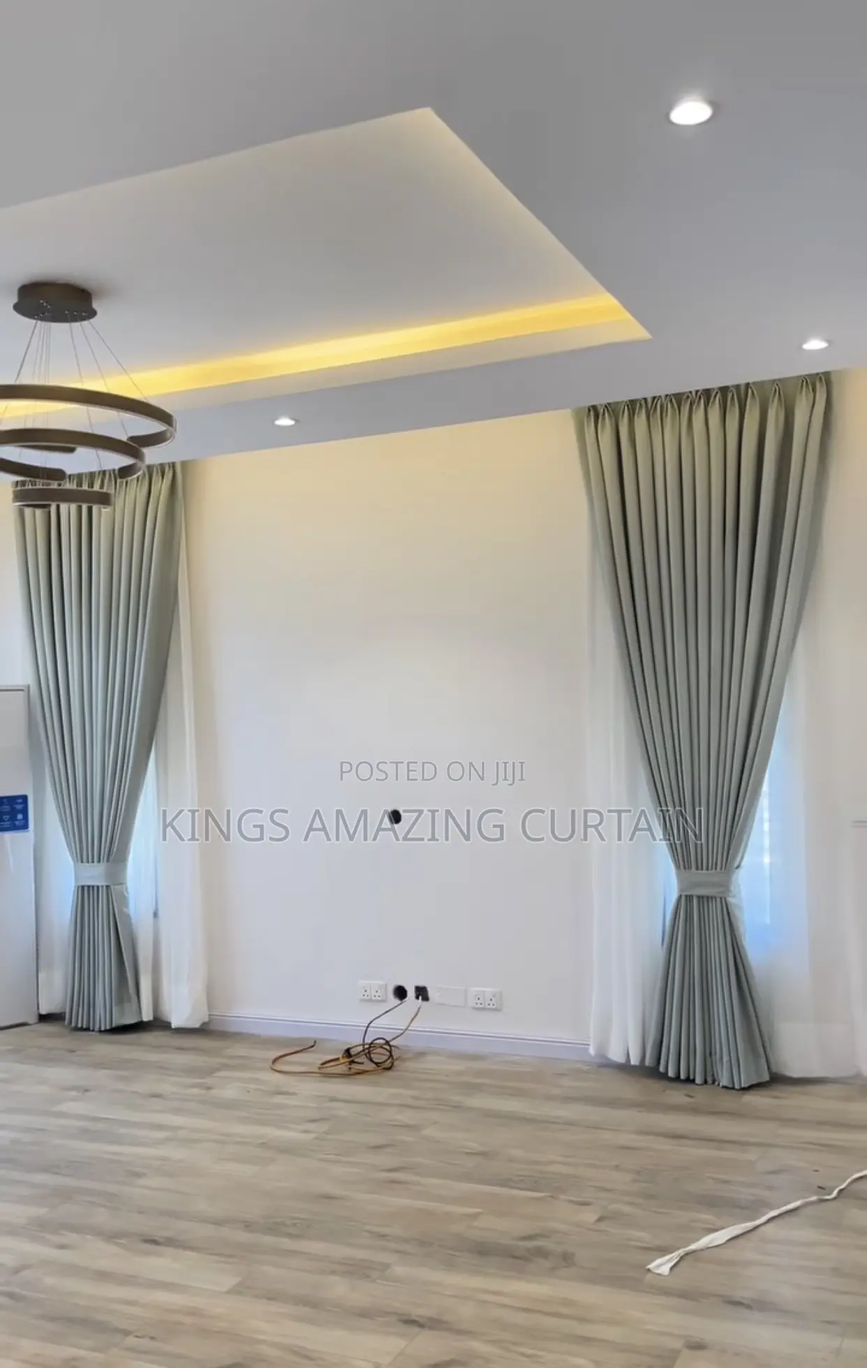 King’s Amazing Curtain