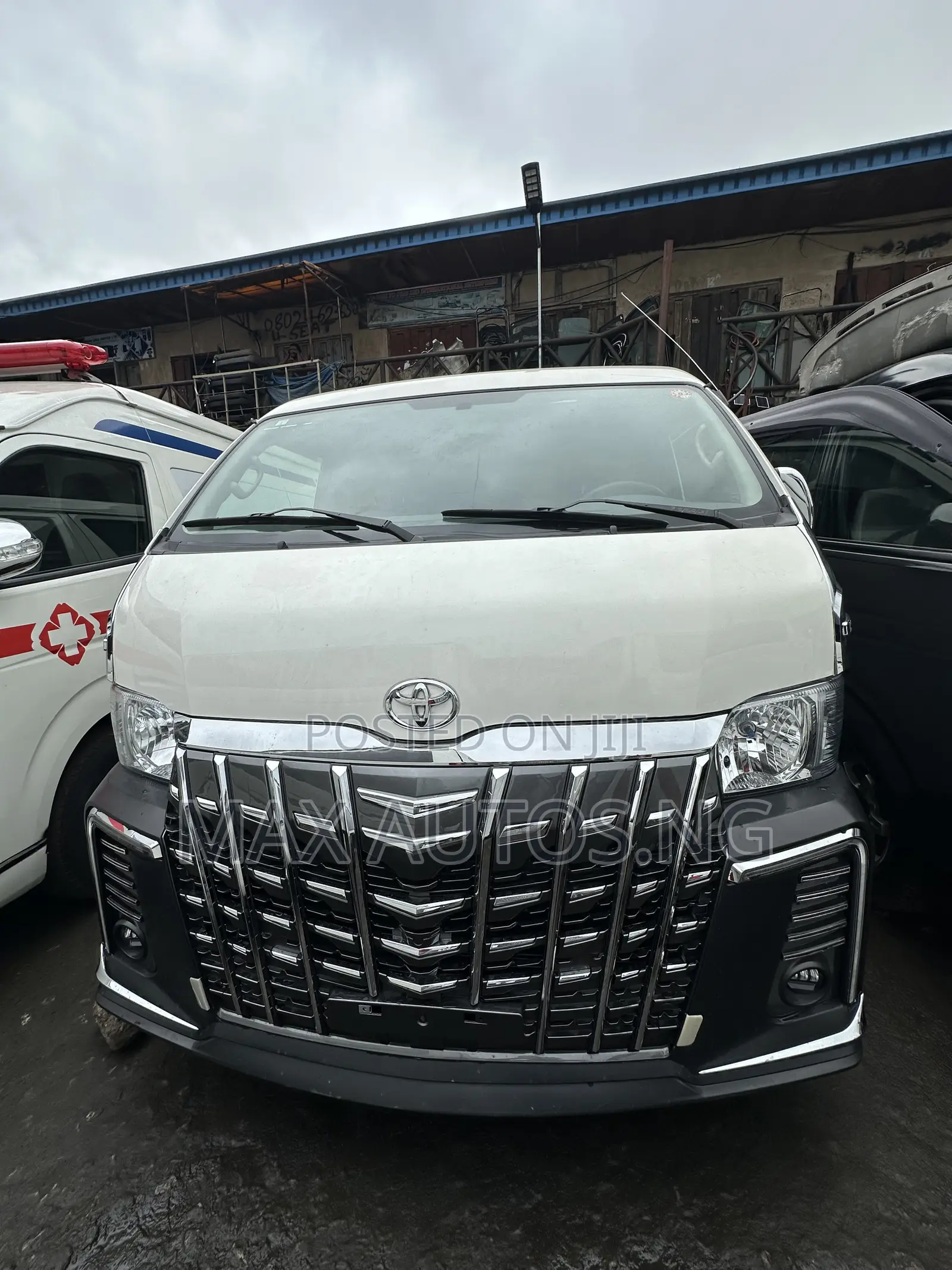 Toyota HiAce 2021 White