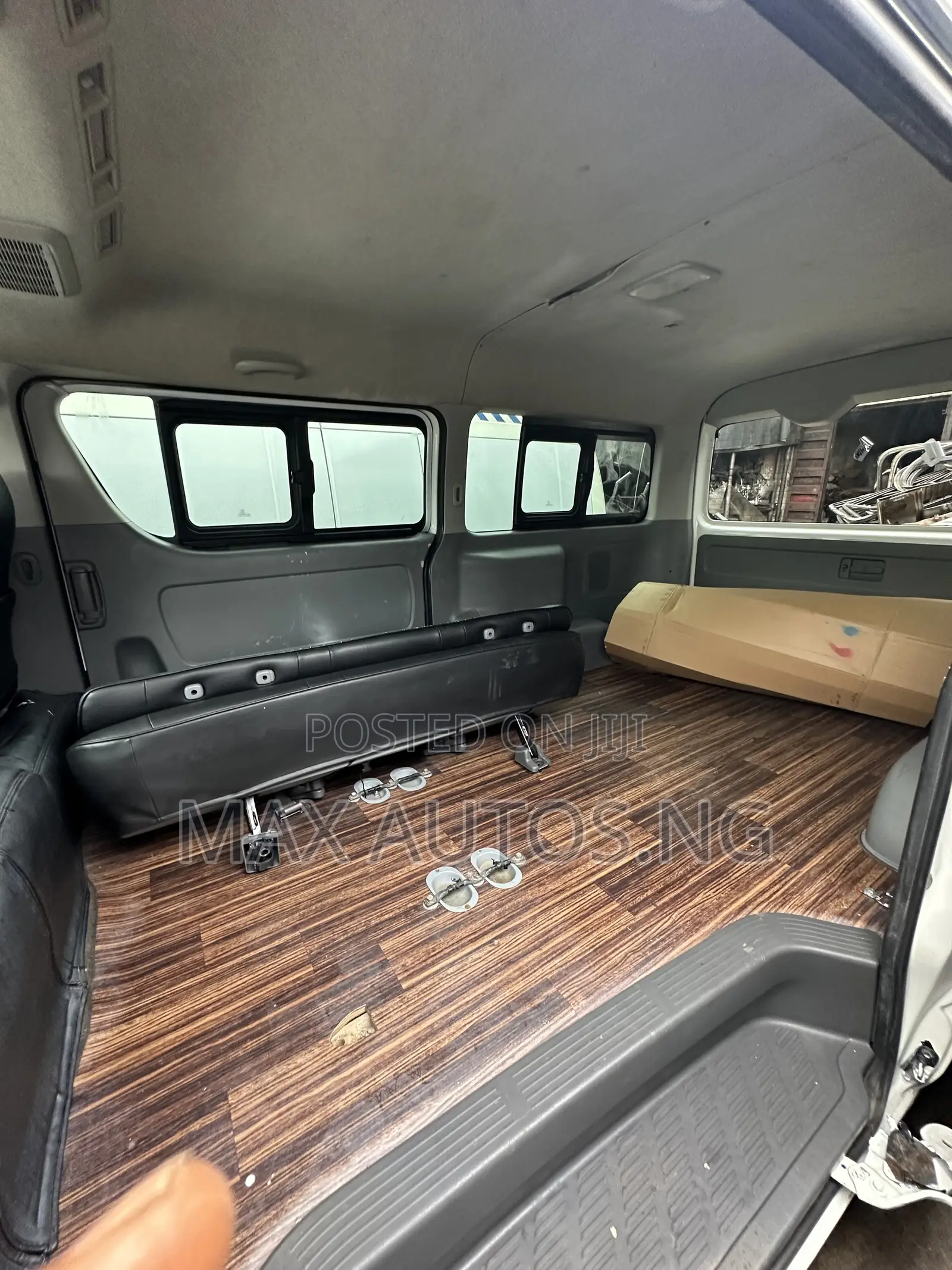 Toyota HiAce 2021 White