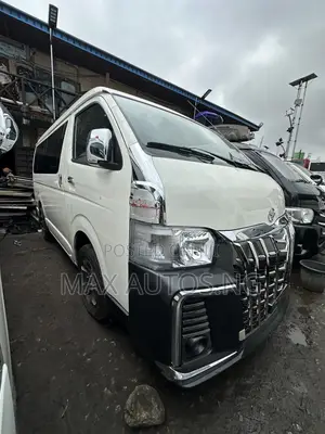 Toyota HiAce 2021 White