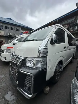 Toyota HiAce 2021 White