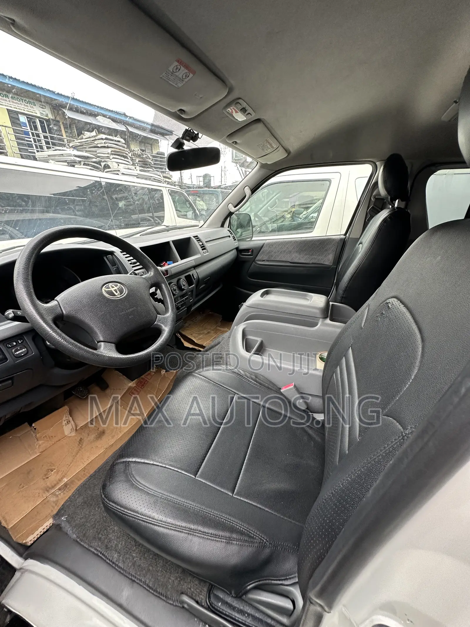 Toyota HiAce 2021 White
