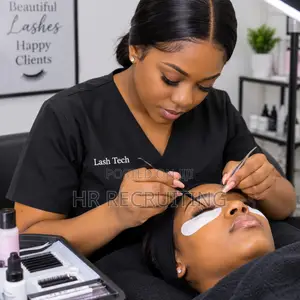Lash Tech Needed