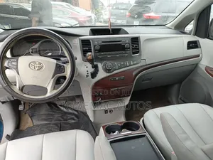 Toyota Sienna XLE 7 Passenger 2011 Blue