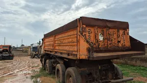 12 Tyres Man Diesel/Bucket for Sale