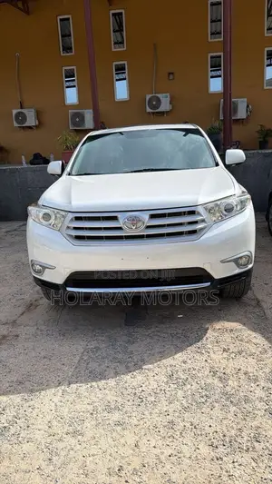 Toyota Highlander Limited 3.5l 4WD 2013 White