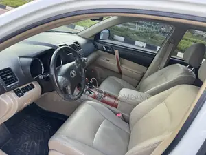 Toyota Highlander Limited 2010 White