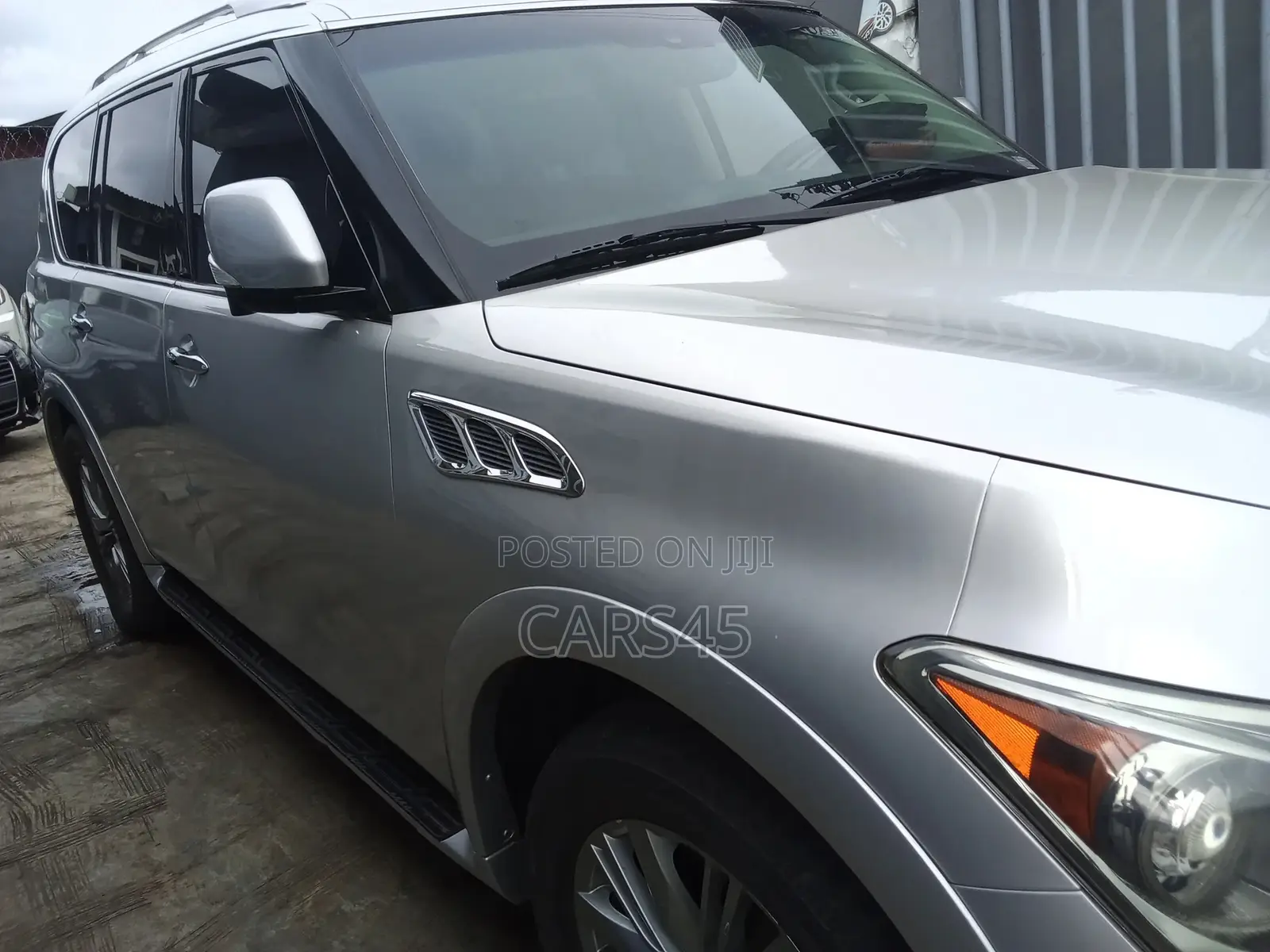 Infiniti QX56 2011 Silver