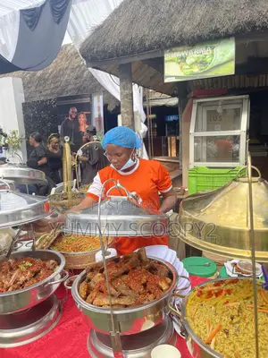 100 Guests Serving