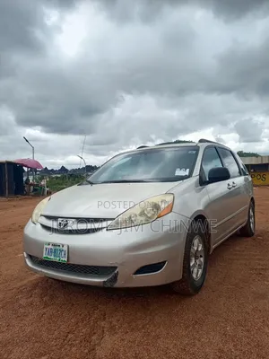 Toyota Sienna 2005 Gold