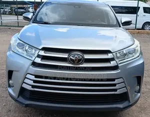 Toyota Highlander XLE 2019 Silver
