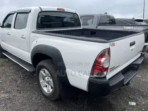 Toyota Tacoma 2008 White