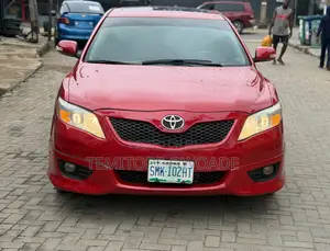 Toyota Camry SE V6 4dr Sedan (3.5L 6cyl 6AM) 2010 Red