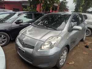 Toyota Yaris 2010 Green
