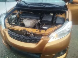 Toyota Matrix 2008 Gold