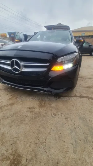 Mercedes-Benz C300 Luxury Sedan RWD (2.0L 4cyl 7A) 2016 Black