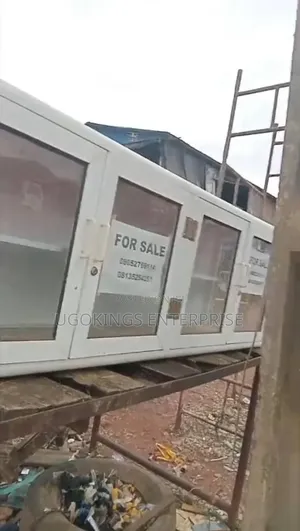 Wall Mount Showglas With 4 Doors