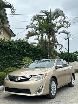 Toyota Camry 2013 Gold