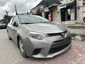 Toyota Corolla LE Premium 4dr Sedan (1.8L 4cyl CVT) 2015 Gray