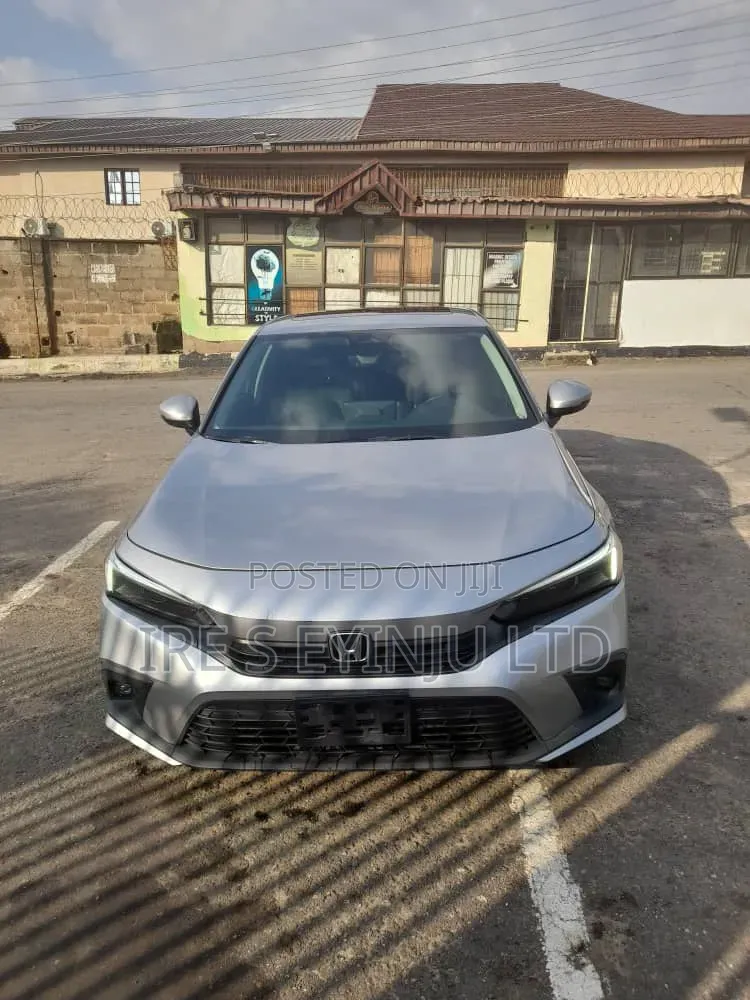 Honda Civic 2025 Silver